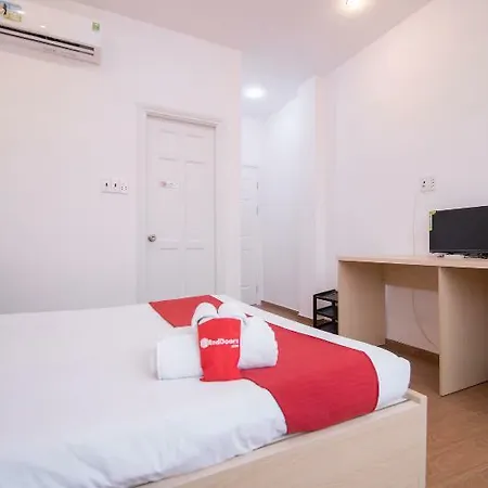 Reddoorz Pasteur Street Hotel